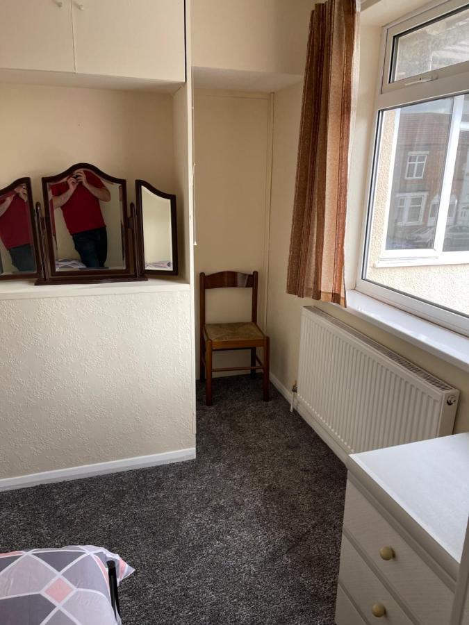 Spacious, Sleeps 17, 3 Bathrooms, Parking, Менсфілд Екстер'єр фото
