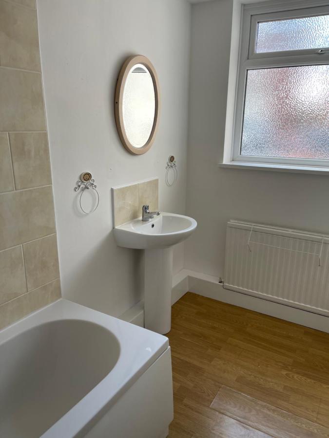 Spacious, Sleeps 17, 3 Bathrooms, Parking, Менсфілд Екстер'єр фото