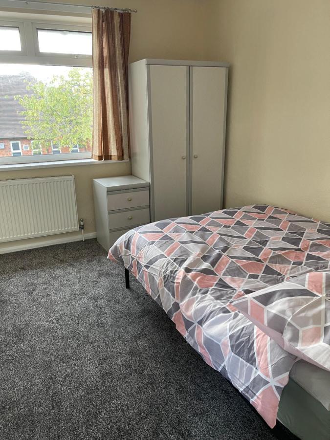 Spacious, Sleeps 17, 3 Bathrooms, Parking, Менсфілд Екстер'єр фото