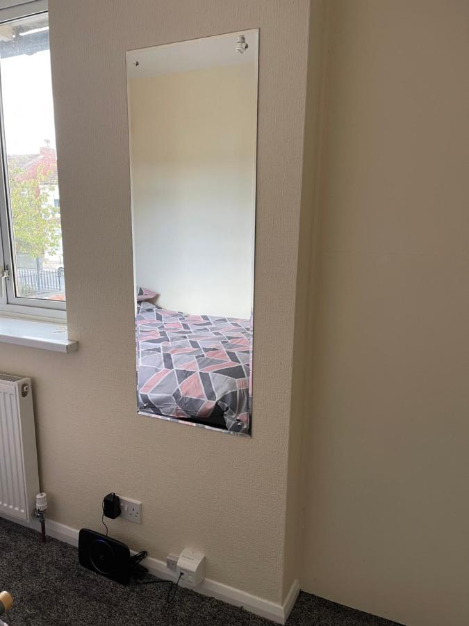 Spacious, Sleeps 17, 3 Bathrooms, Parking, Менсфілд Екстер'єр фото
