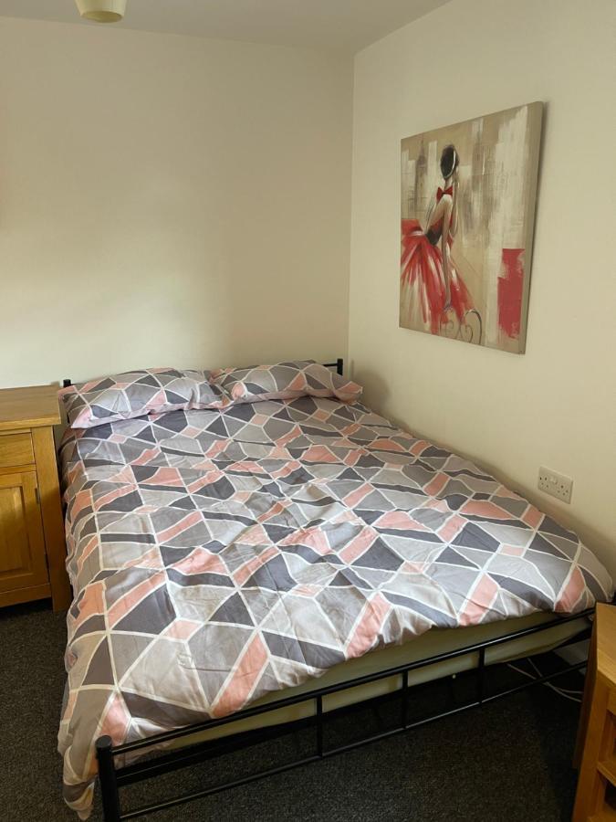 Spacious, Sleeps 17, 3 Bathrooms, Parking, Менсфілд Екстер'єр фото