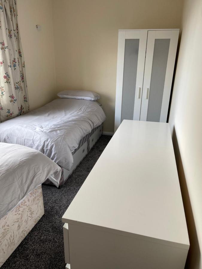 Spacious, Sleeps 17, 3 Bathrooms, Parking, Менсфілд Екстер'єр фото